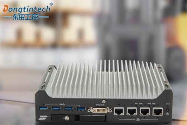 東田嵌入式車載工控機(jī).png